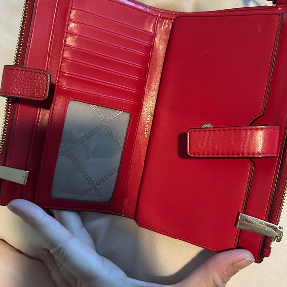 Like New Michael Kors Jet Set Double Zip pebble Leather Wristlet in Red Chili - Picture 2 of 11